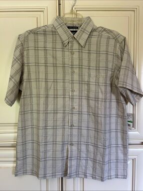 Haggar Beige and Light Gray Plaid Short-Sleeve Button-Down Shirt